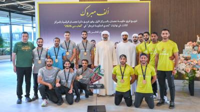 عمار بن حميد مع أبطال فريقي عجمان في تحدي ألعاب دبي