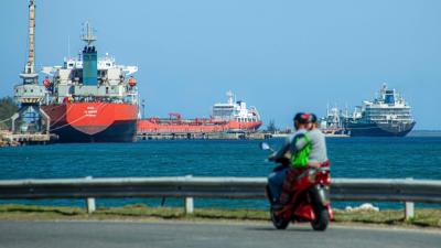 ناقلات نفط في ميناء ماتانزاس، كوبا (أ.ف.ب)