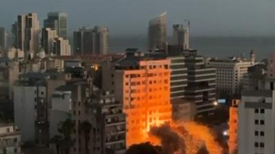 لحظة استهداف المبنى