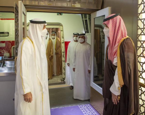 محمد بن زايد يصل الرياض ومحمد بن سلمان في مقدمة مستقبليه محمد بن زايد يصل الرياض ومحمد بن سلمان في مقدمة مستقبليه