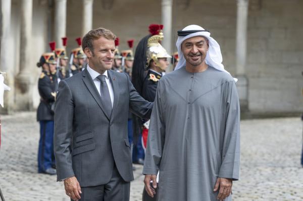 محمد بن زايد وماكرون يبحثان في باريس علاقات البلدين والتطورات الإقليمية محمد بن زايد وماكرون يبحثان في باريس علاقات البلدين والتطورات الإقليمية