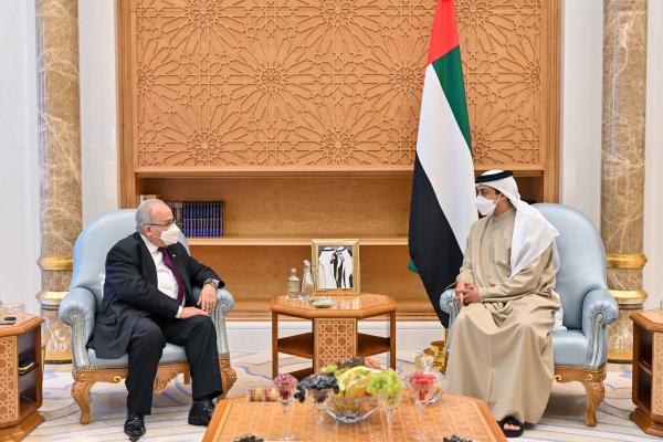 تسلمها منصور بن زايد.. رئيس الدولة يتلقى رسالة خطية من الرئيس الجزائري تسلمها منصور بن زايد.. رئيس الدولة يتلقى رسالة خطية من الرئيس الجزائري