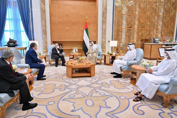 تسلمها منصور بن زايد.. رئيس الدولة يتلقى رسالة خطية من الرئيس الجزائري تسلمها منصور بن زايد.. رئيس الدولة يتلقى رسالة خطية من الرئيس الجزائري