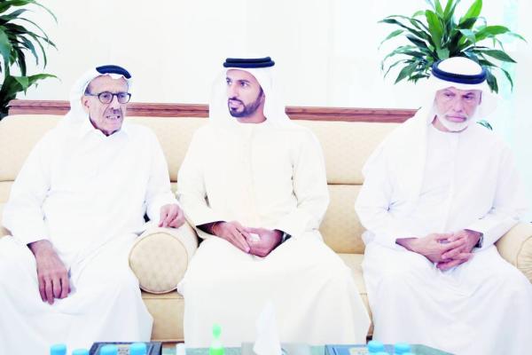 راشد بن حميد يعزي خلف الحبتور 1