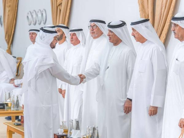 سعود بن صقر يعزّي بوفاة والدة صقر غباش