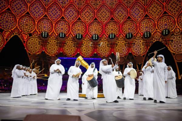 عروض تراثية على مسرح ساحة الوصل