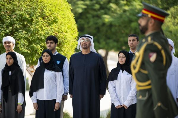 محمد بن زايد: بكل فخر رفعنا علم الإمارات.. وستظل رايتنا دائماً عالية
