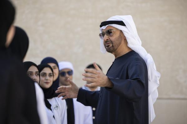 محمد بن زايد: بكل فخر رفعنا علم الإمارات.. وستظل رايتنا دائماً عالية
