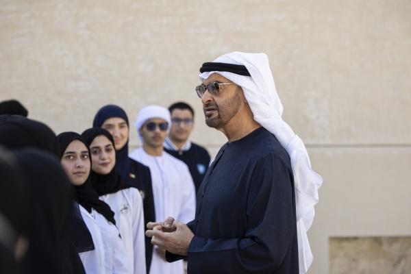 محمد بن زايد: بكل فخر رفعنا علم الإمارات.. وستظل رايتنا دائماً عالية