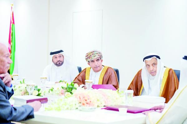محمد خلف وجانب من الحضور