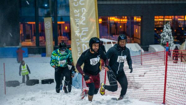 بطولة تحدي العوائق الجليدية