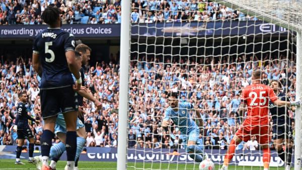 مانشستر سيتي يحرز لقب الدوري الإنجليزي مانشستر سيتي يحرز لقب الدوري الإنجليزي