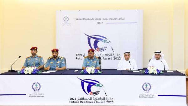 عبدالله بن مبارك والعثمني خلال إطلاق الجائزة