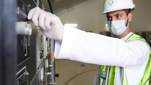 أحد مهندسي هيئة كهرباء ومياه دبي أحد مهندسي هيئة كهرباء ومياه دبي