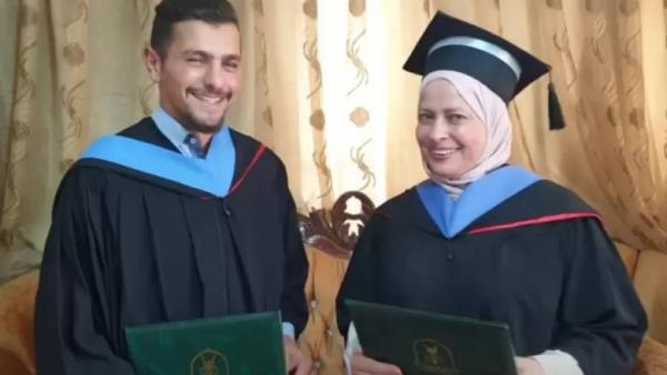 سميرة نصيرات وابنها معاذ الدعجة