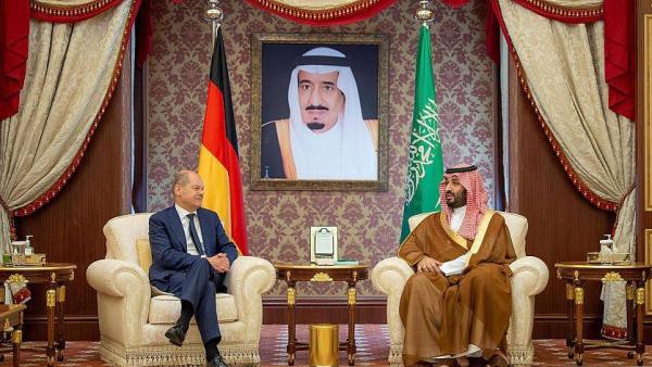 ولي العهد السعودي خلال استقباله المستشار الألماني (واس)