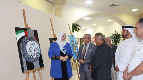 عمر عبد العزيز وإبراهيم سعيد في جولة بالمعرض