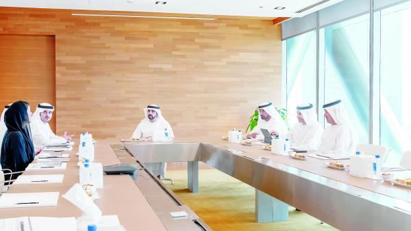 حمدان بن محمد يترأس الاجتماع بحضور مكتوم بن محمد وأحمد بن سعيد والحسيني والمري