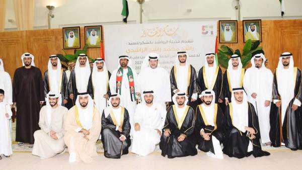 سعيد بن طحنون خلال العرس الجماعي لقبيلة الرواشد
