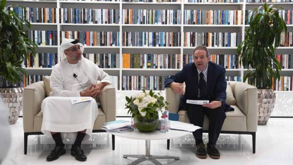 علي الشعالي ومانويل رويث خلال الأمسية