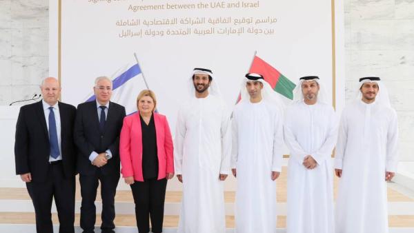 عبدالله بن طوق وثاني الزيودي وأورنا باربيفاي وفرق البلدين عبدالله بن طوق وثاني الزيودي وأورنا باربيفاي وفرق البلدين