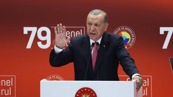 أردوغان خلال إلقاء كلمته في الدورة التاسعة والسبعين للجمعية العامة لاتحاد الغرف وبورصات السلع (أ ف ب)