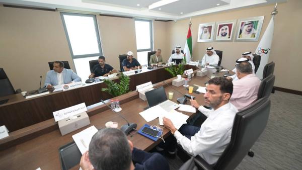 من اجتماعات اللجنة مع الاتحادات الرياضية