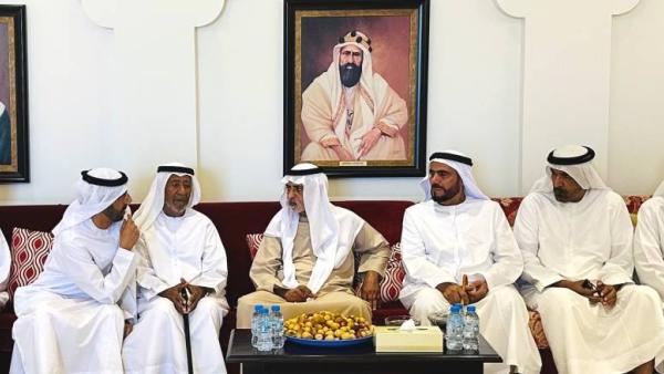 نهيان بن مبارك يقدم واجب العزاء