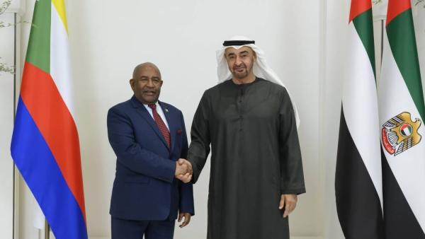 محمد بن زايد ورئيس جزر القمر المتحدة يبحثان سبل التعاون