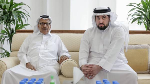 أحمد بن محمد يُقدّم واجب العزاء في أحمد الحبتور