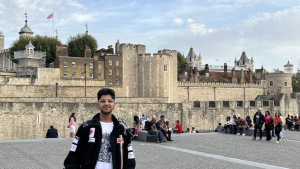 «أمنية» تُسعد قلب سيفان بزيارة لندن