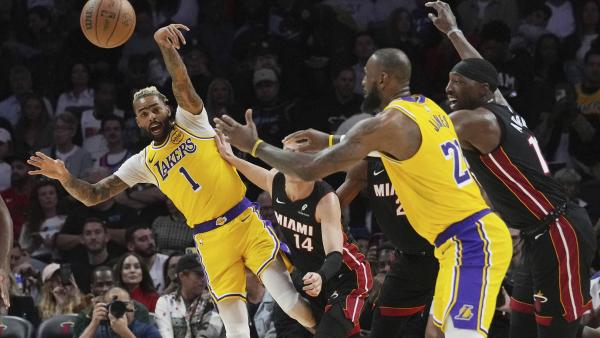 ليكرز يبحث عن حلول بعد خسارة «محرجة»