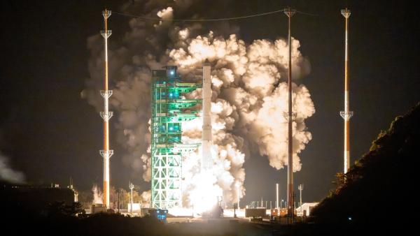 إطلاق الصاروخ الفضائي الكوري الرابع المصنع محليا نوري