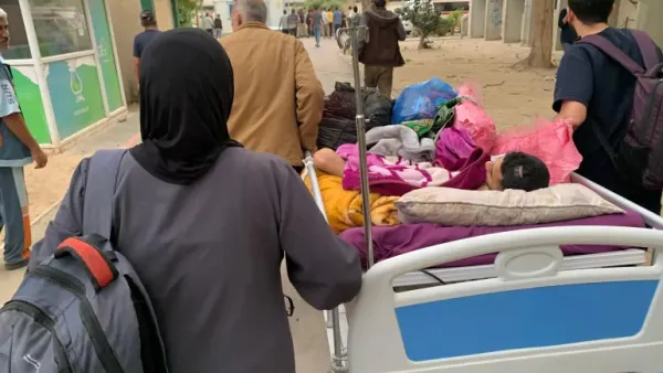 مرضى سرطان يغادرون مستشفى غزة الأوروبي بعد خروجه عن الخدمة