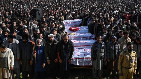 باكستان تشيع ضحايا تفجير مسجد خديجة الكبرى