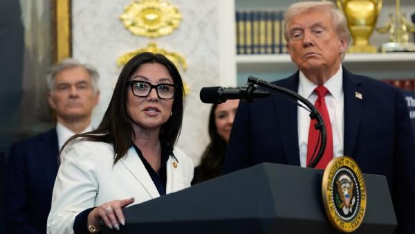 ترامب ووزيرة العمل