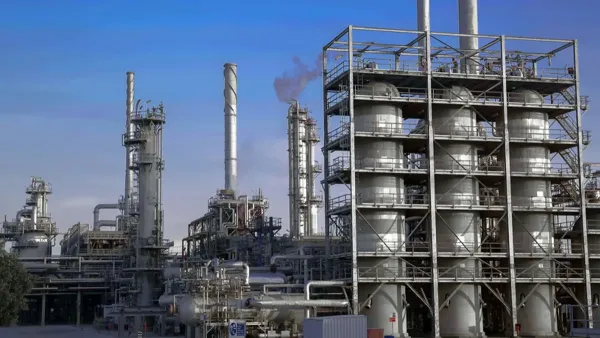 الكويت.. حريق بوحدات تشغيلية بمصفاة الأحمدي إثر هجوم بمسيرات