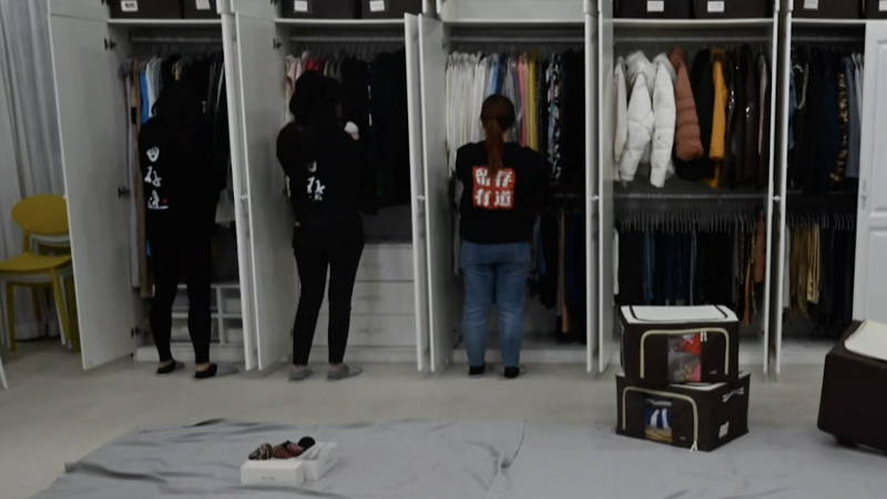 أثرياء الصين يستدعون فرقا متخصصة لإدارة خزائن الملابس اقتصاد عربي ودولي