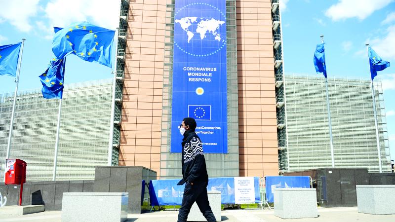 مفوض الاقتصاد بالاتحاد الأوروبي يرفض الدعوات لإلغاء الديون المتراكمة