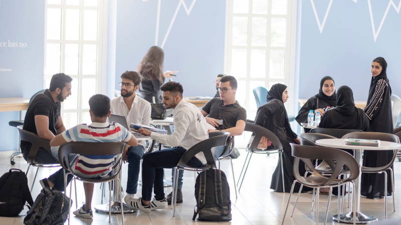 خلال ندوة في «أمريكية دبي»: «البودكاست» أسرع اشكال الإعلام نموّاً