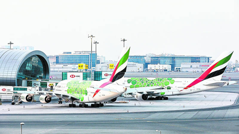 طيران الإمارات 