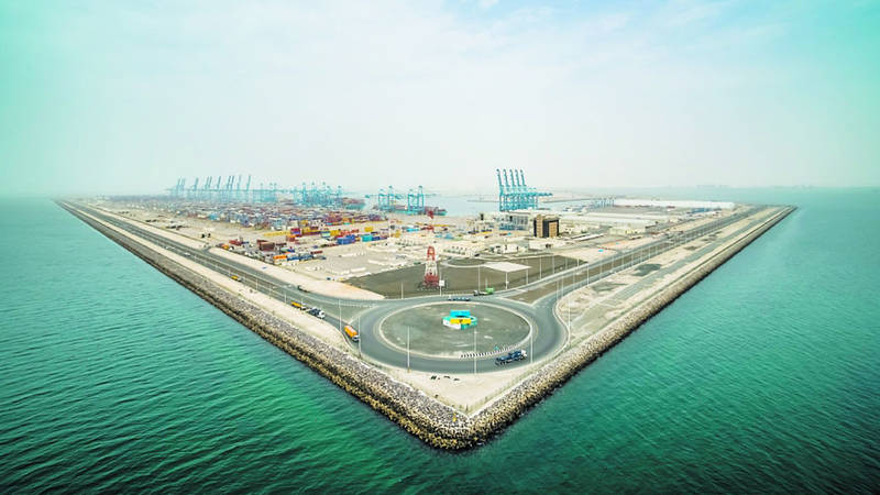 ميناء خليفة 