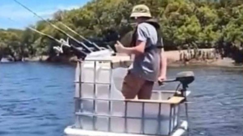 قارب صيد من خزان بلاستيكي صحيفة الخليج