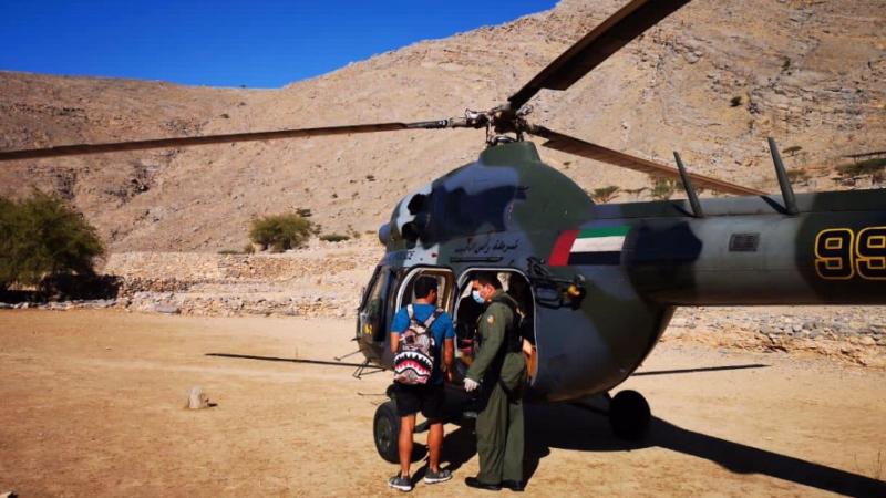 شرطة رأس الخيمة تنقذ شخصين أصيبا خلال رحلة جبلية