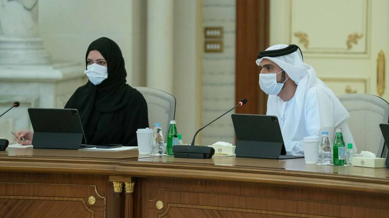 «تنفيذي الشارقة» يبحث تطوير عمل المؤسسات والدوائر