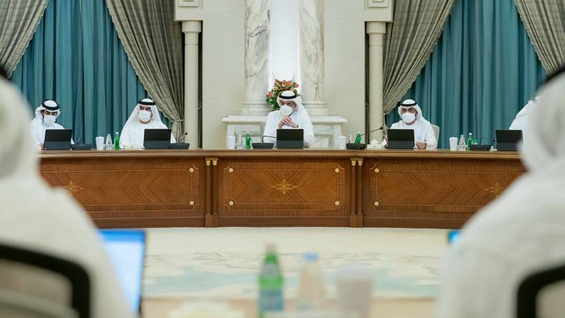 «تنفيذي الشارقة» يؤكد أهمية تفعيل «التقنية» في الاجتماعات