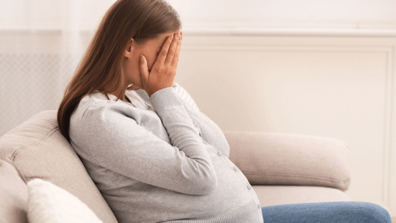 القيء الحملي المفرط يعرض حياة الأم للخطر صحيفة الخليج