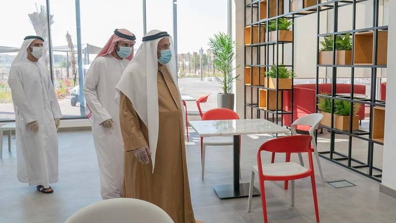 حاكم الشارقة يتفقد حديقتي كشيشة وشغرافة