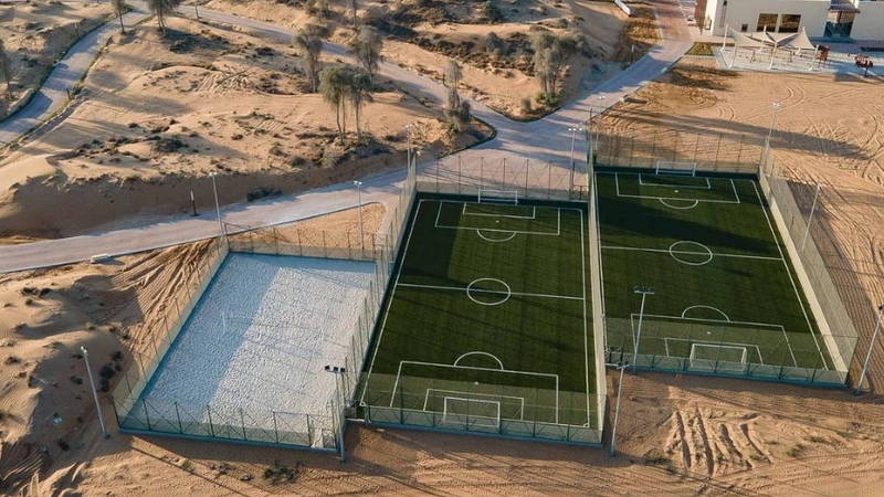 حاكم الشارقة يتفقد حديقتي كشيشة وشغرافة