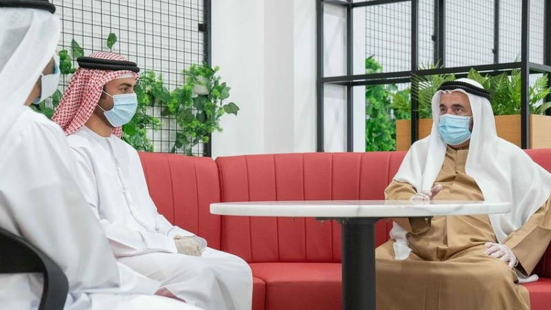 حاكم الشارقة يتفقد حديقتي كشيشة وشغرافة